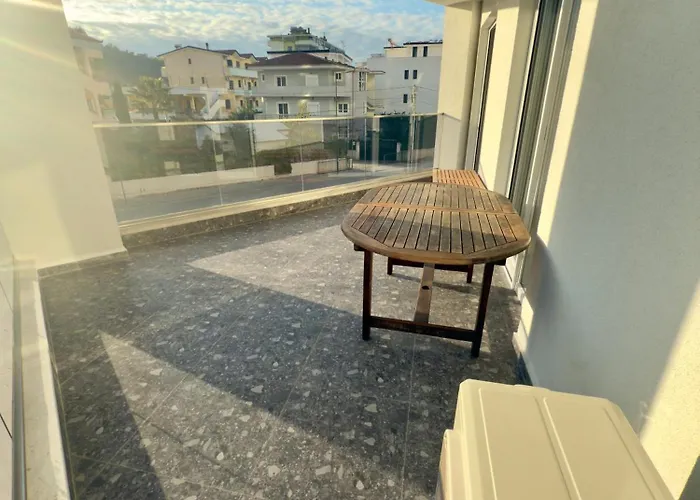 Brand New * Golem (Tirana)